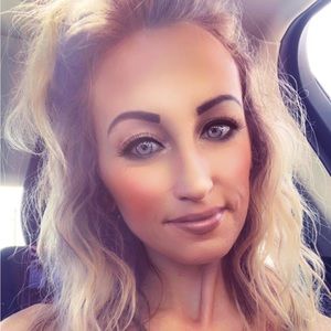 Meet your Posher, Sarah Jayne 👑